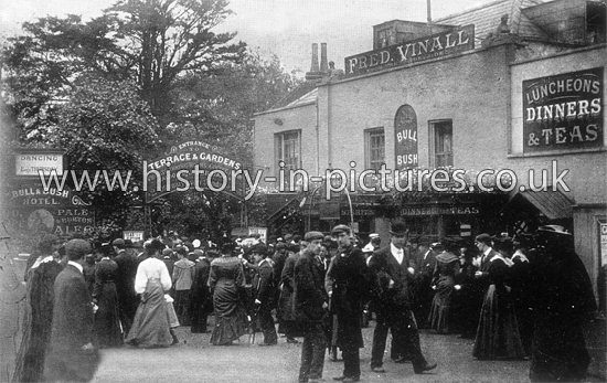Down at the Old Bull and Bush Hotel, Hampstead, London. c.1914